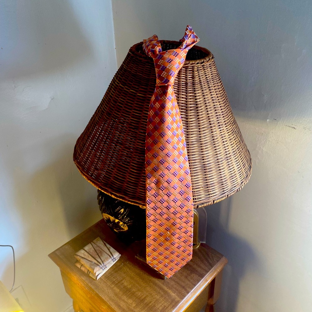 Unique geometric design silk tie.